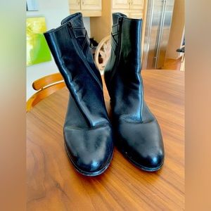 Stuart WEITZMAN wedge ankle boots. Size 11